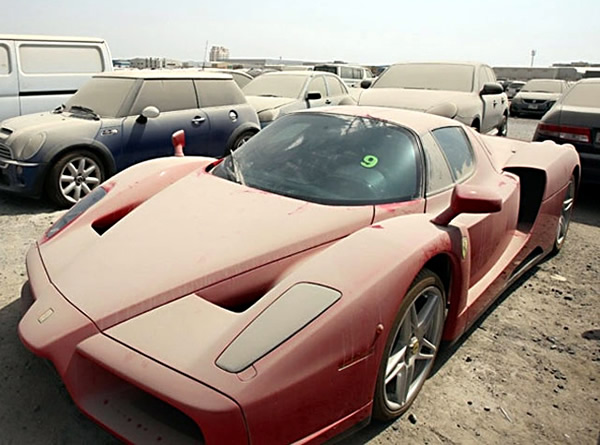 carros-luxo-abandonados-dubai